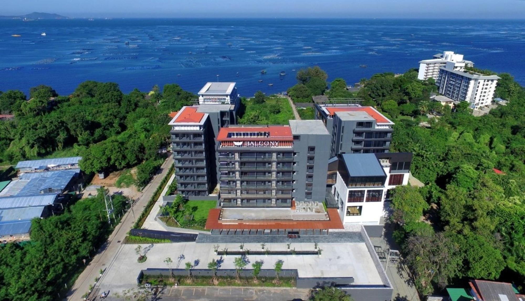 Balcony Seaside Sriracha Hotel & Serviced Apartments Сирача Экстерьер фото